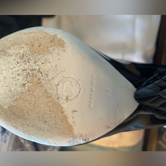 CHANEL PATENT LEATHER WEDGE SHOES - Picture 11 of 12